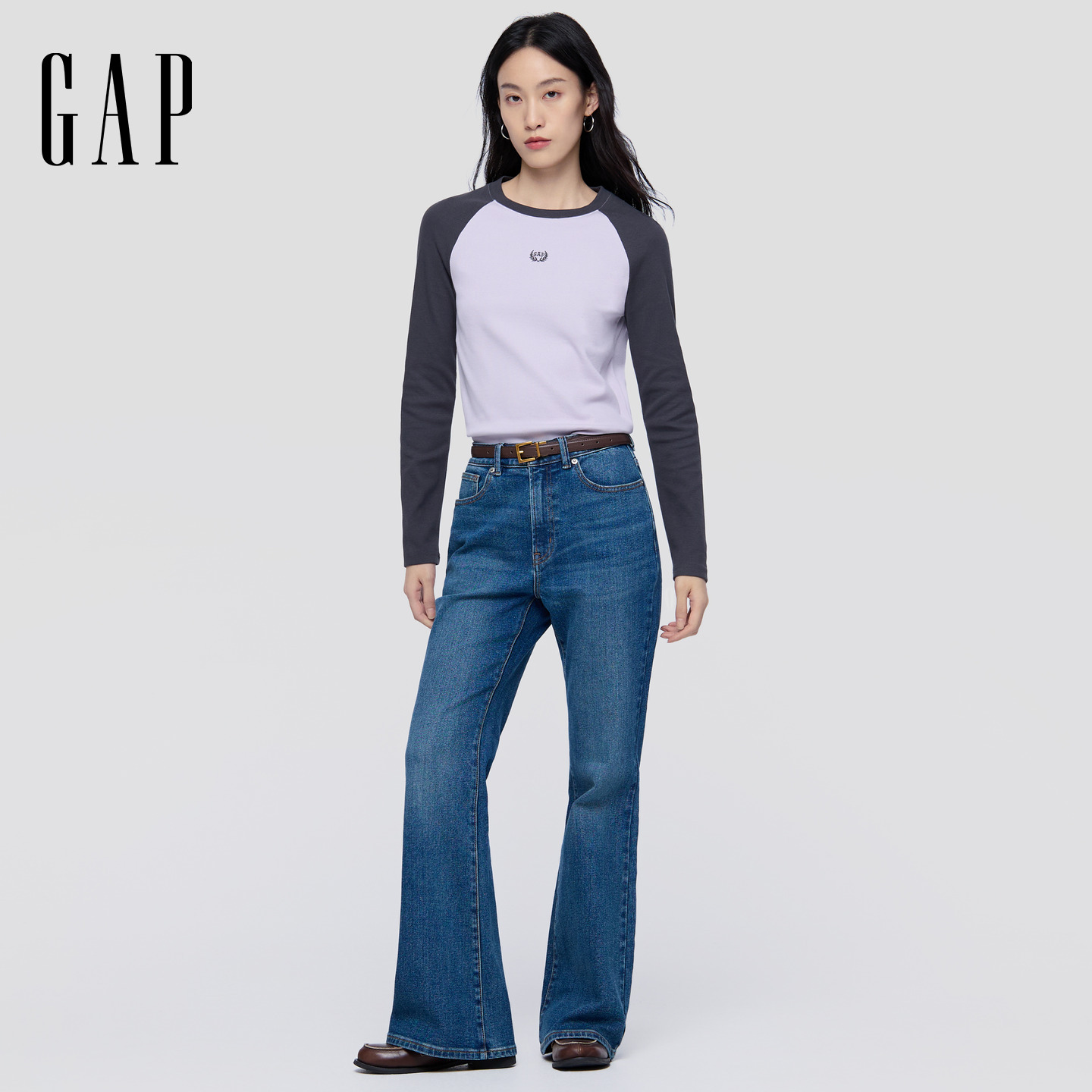 【成毅代言】Gap女装2025刺绣logo撞色插肩袖修身针织长袖792702