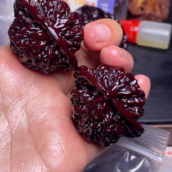 文玩核桃把件盘龙纹