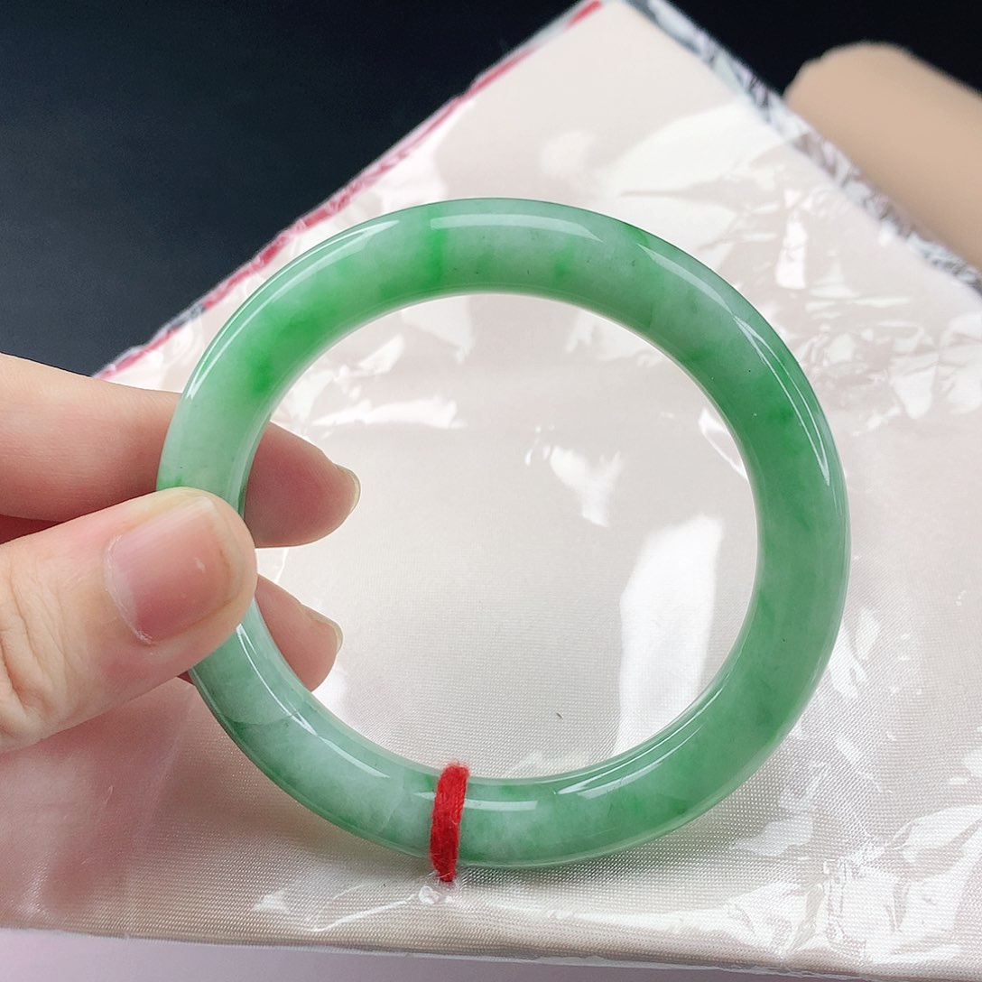 翡翠手镯未镶嵌翡翠139