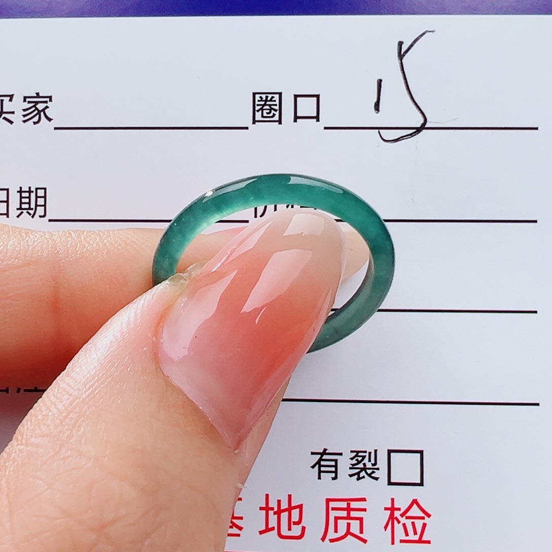翡翠未镶嵌戒指戒指