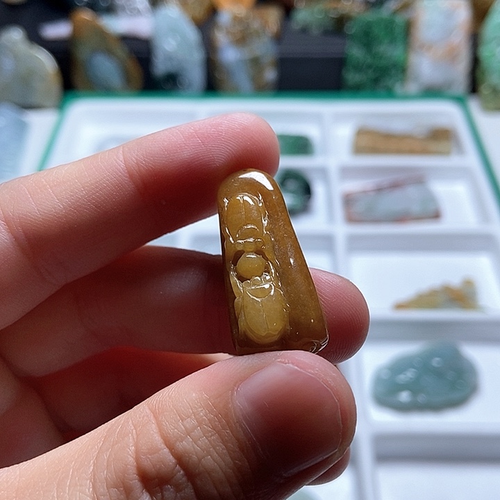 忆***静翡翠未镶嵌颈饰翡翠a货