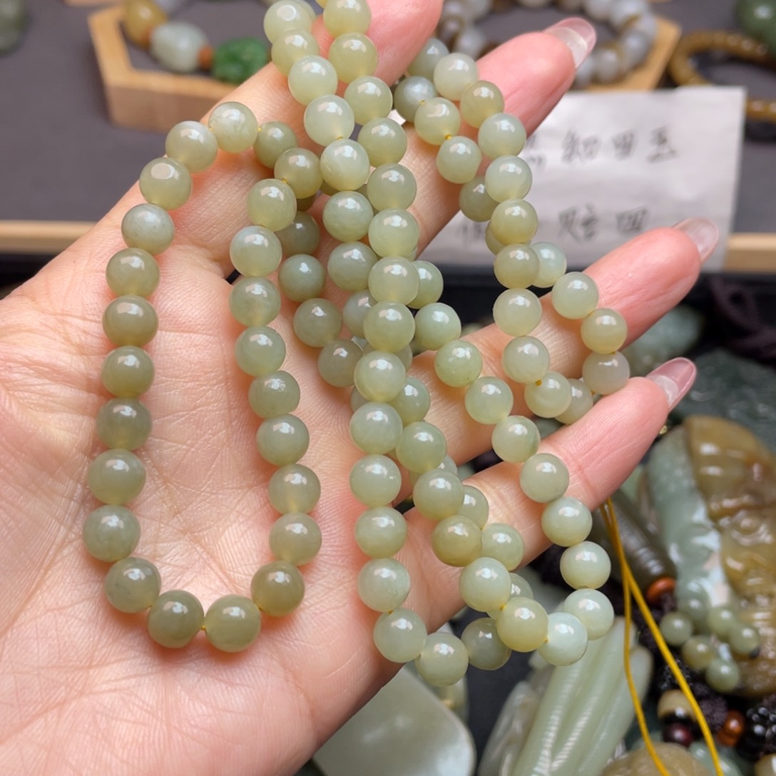 和田玉颈饰未镶嵌