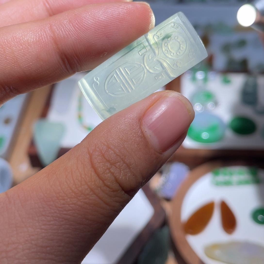 定制翡翠未镶嵌翡翠