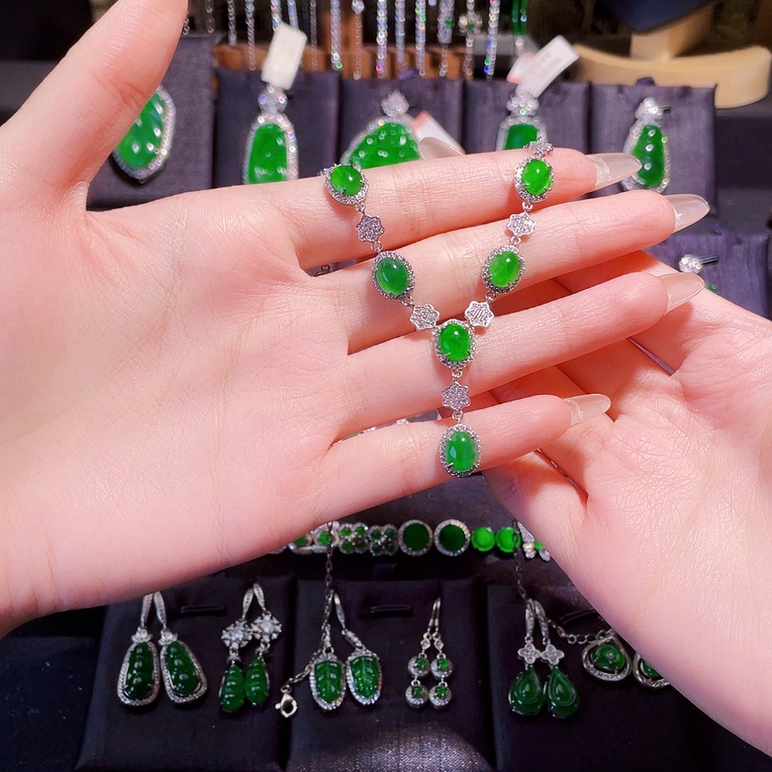 龙***线翡翠银S925镶嵌颈饰蛋面