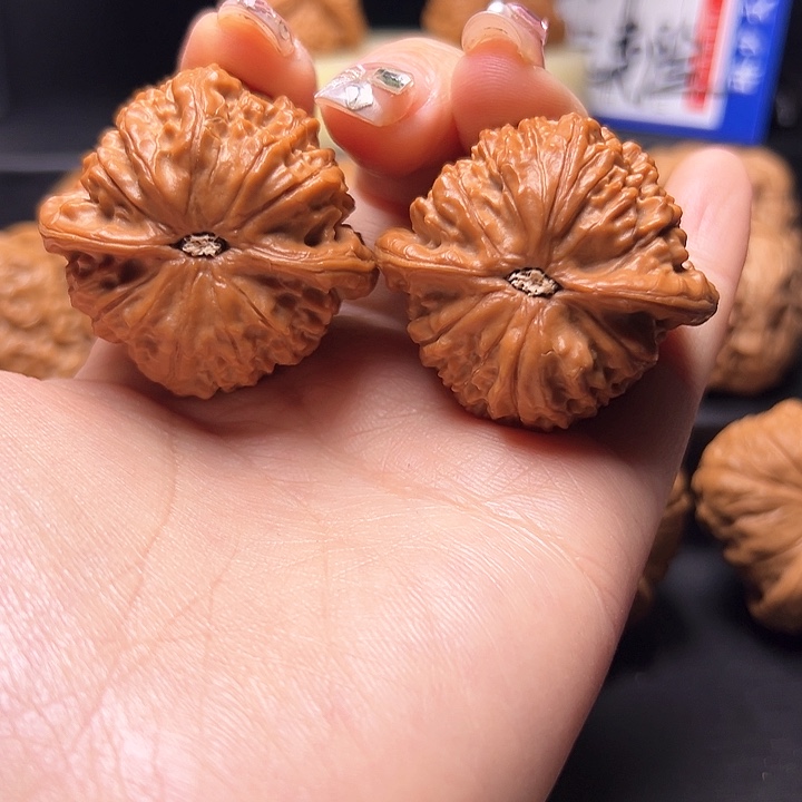 文玩核桃吊坠41金麒麟