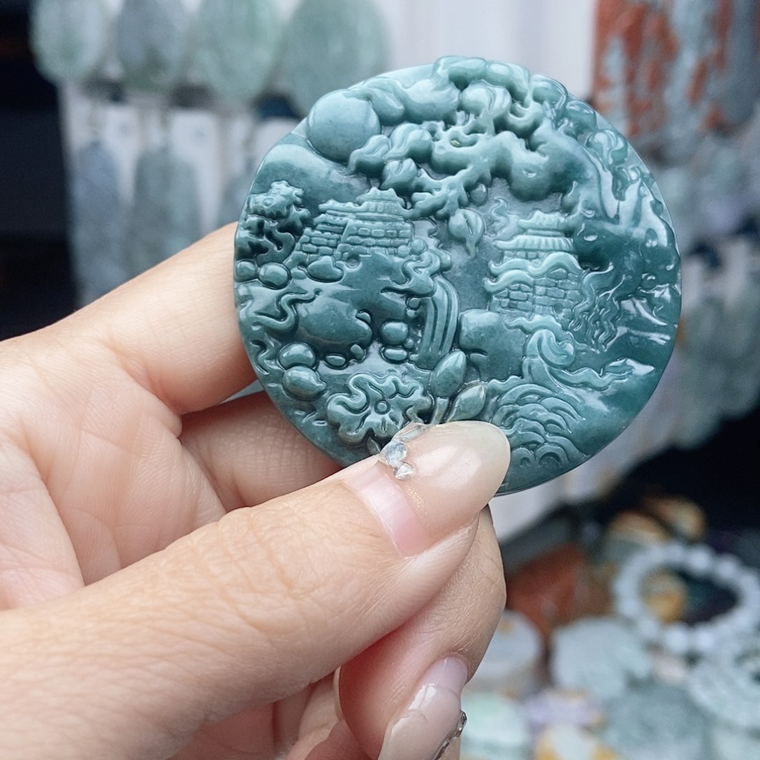 翡翠颈饰未镶嵌翡翠