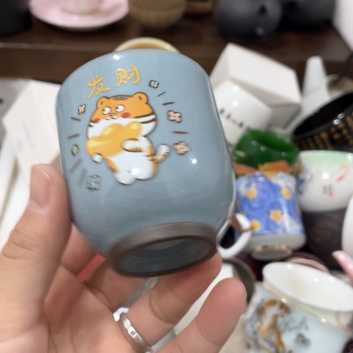 陶瓷茶具全部清清完回家过年