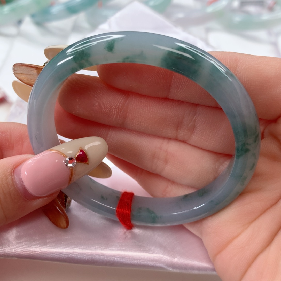 翡翠手镯未镶嵌54贵妃蓝底飘花