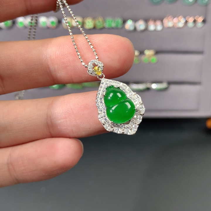 翡翠颈饰银S925镶嵌葫芦