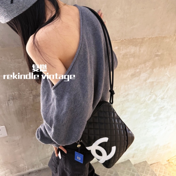 95新 Chanel/香奈儿 复燃精选/熊猫色康鹏相机斜挎包