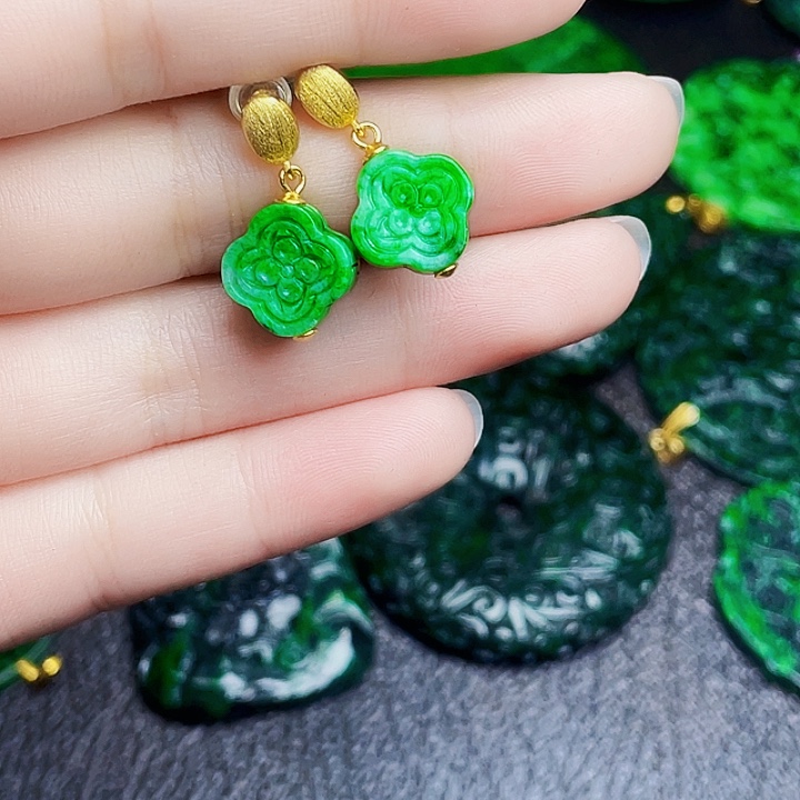 翡翠银S925镶嵌颈饰多样性