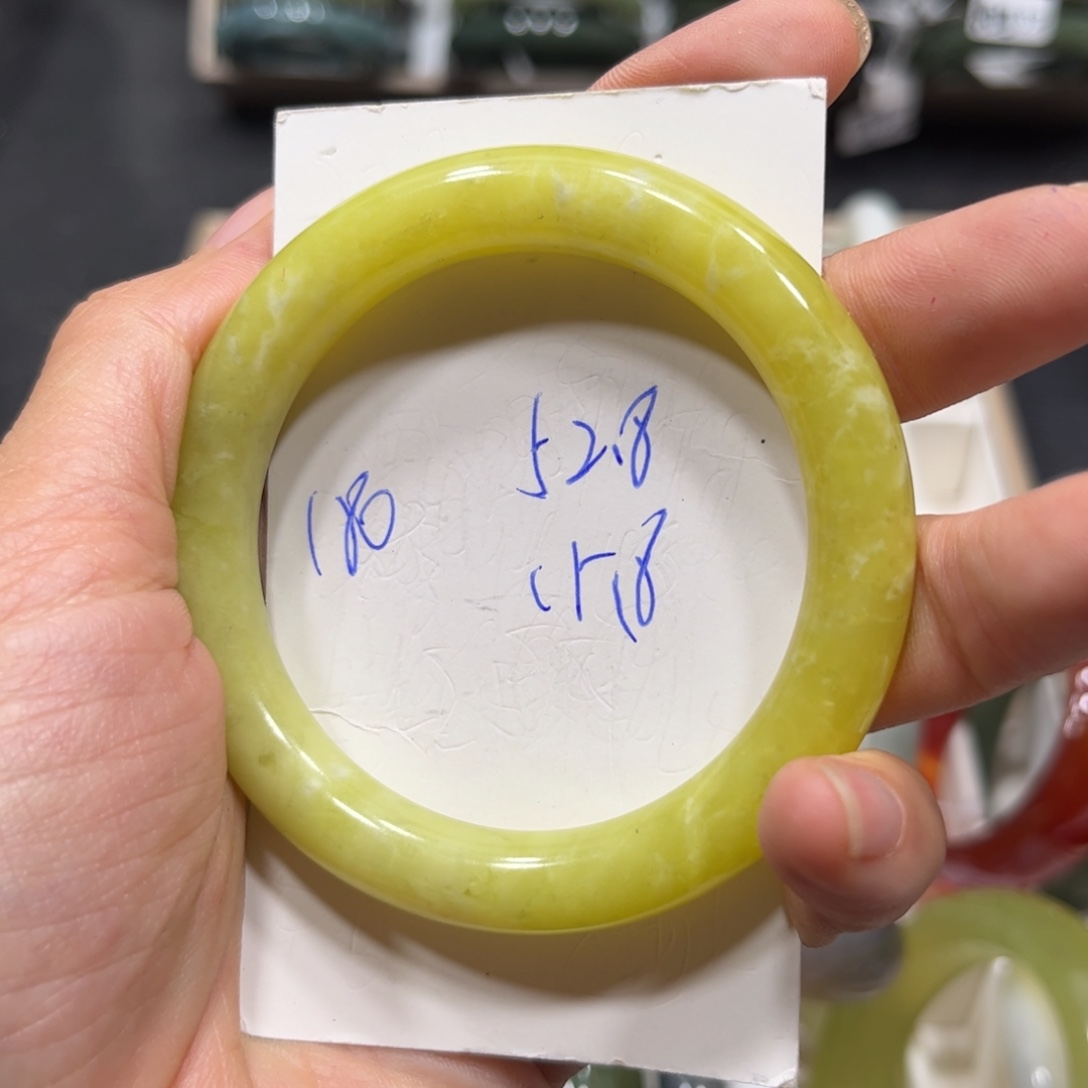 未镶嵌蛇纹石玉手镯