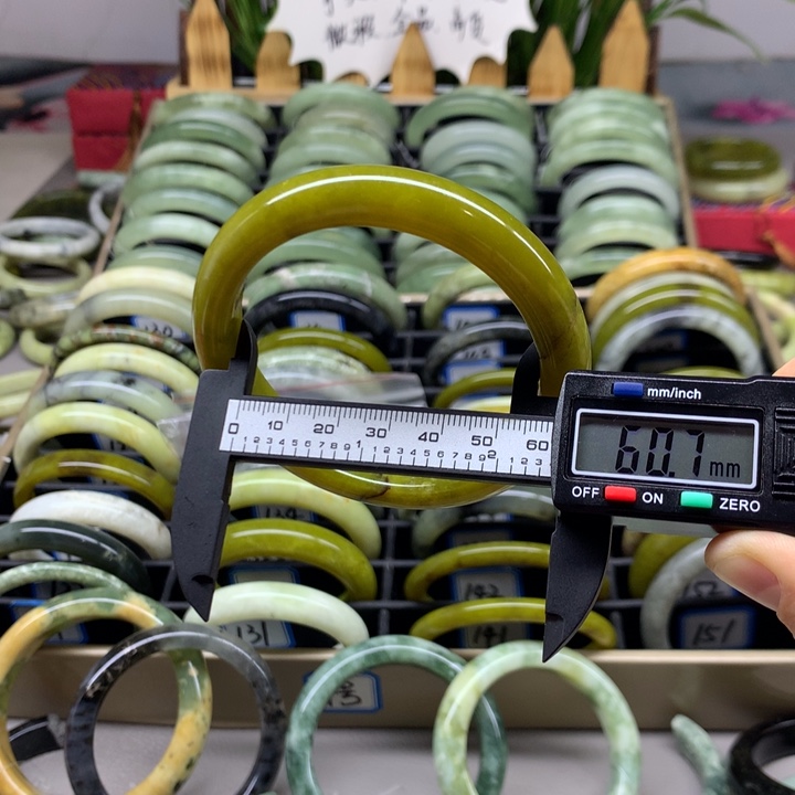 未镶嵌蛇纹石玉手镯149