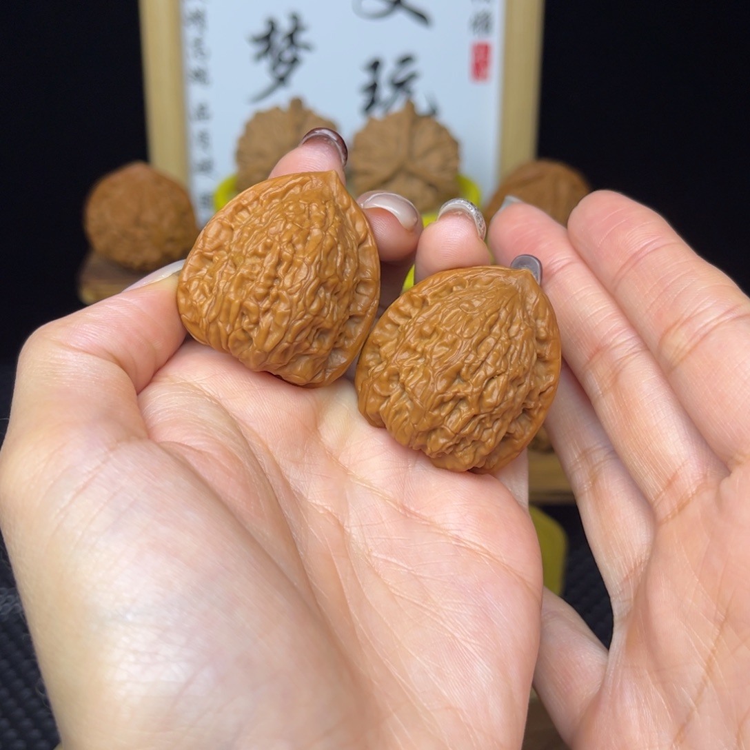 吊坠文玩核桃蛇王一抹红34打底微修