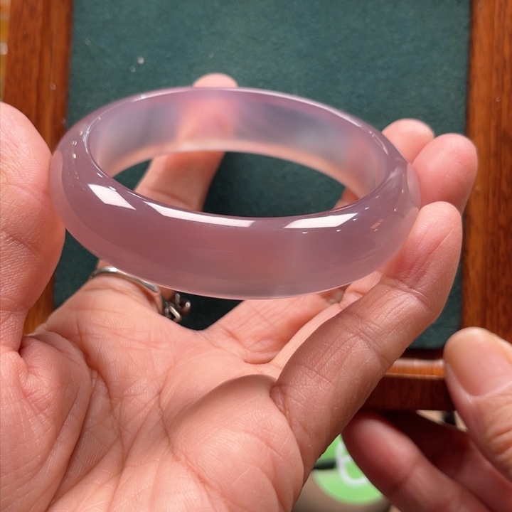 玛瑙/玉髓手镯未镶嵌四**：