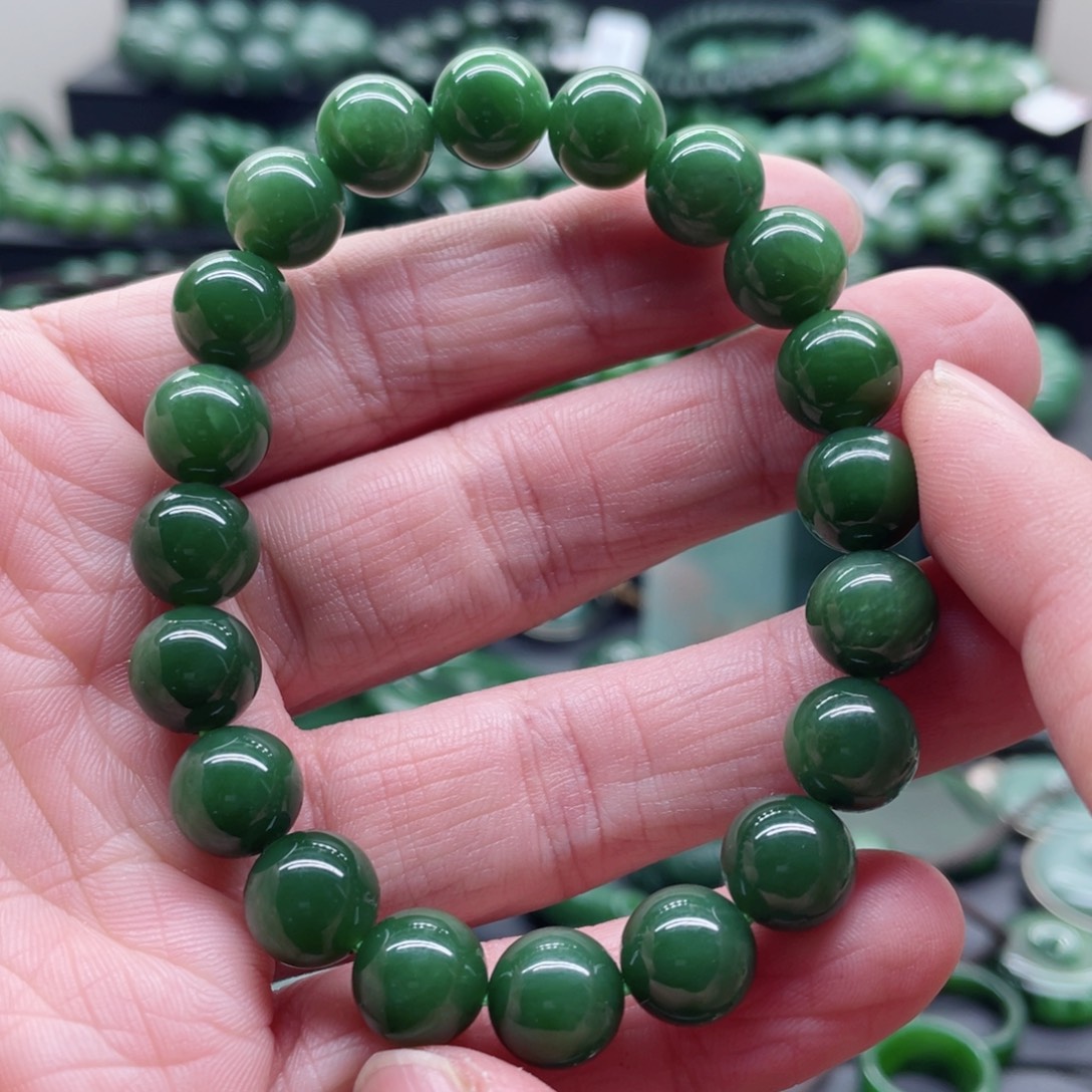 和田玉（碧玉）未镶嵌手链