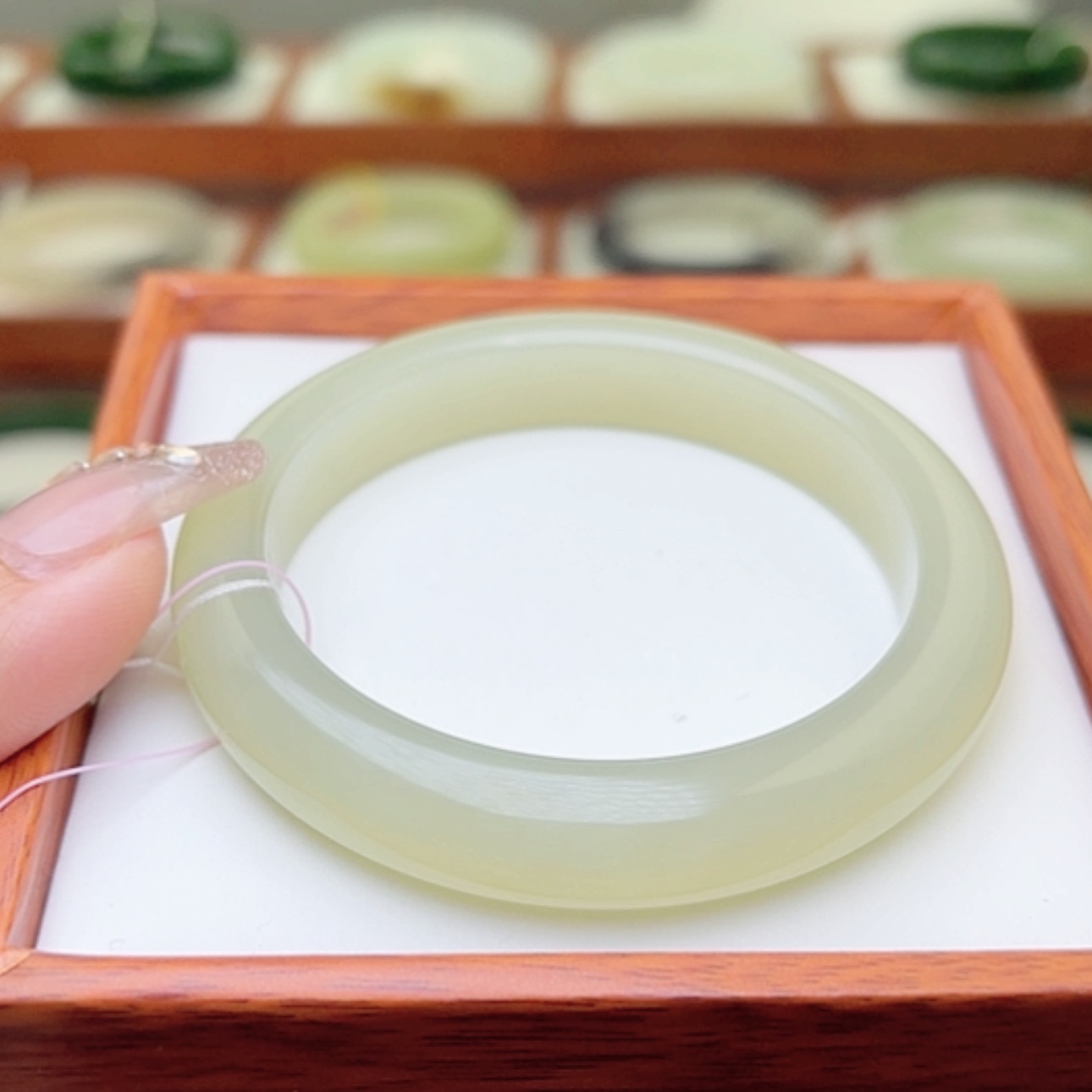 【闪购商品】和田玉手镯未镶嵌