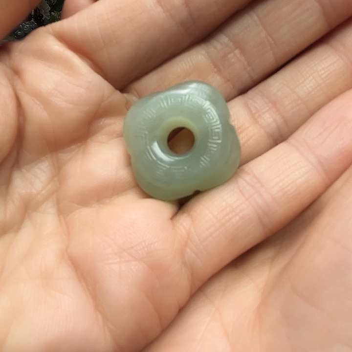 和田玉（墨玉）未镶嵌颈饰方扣