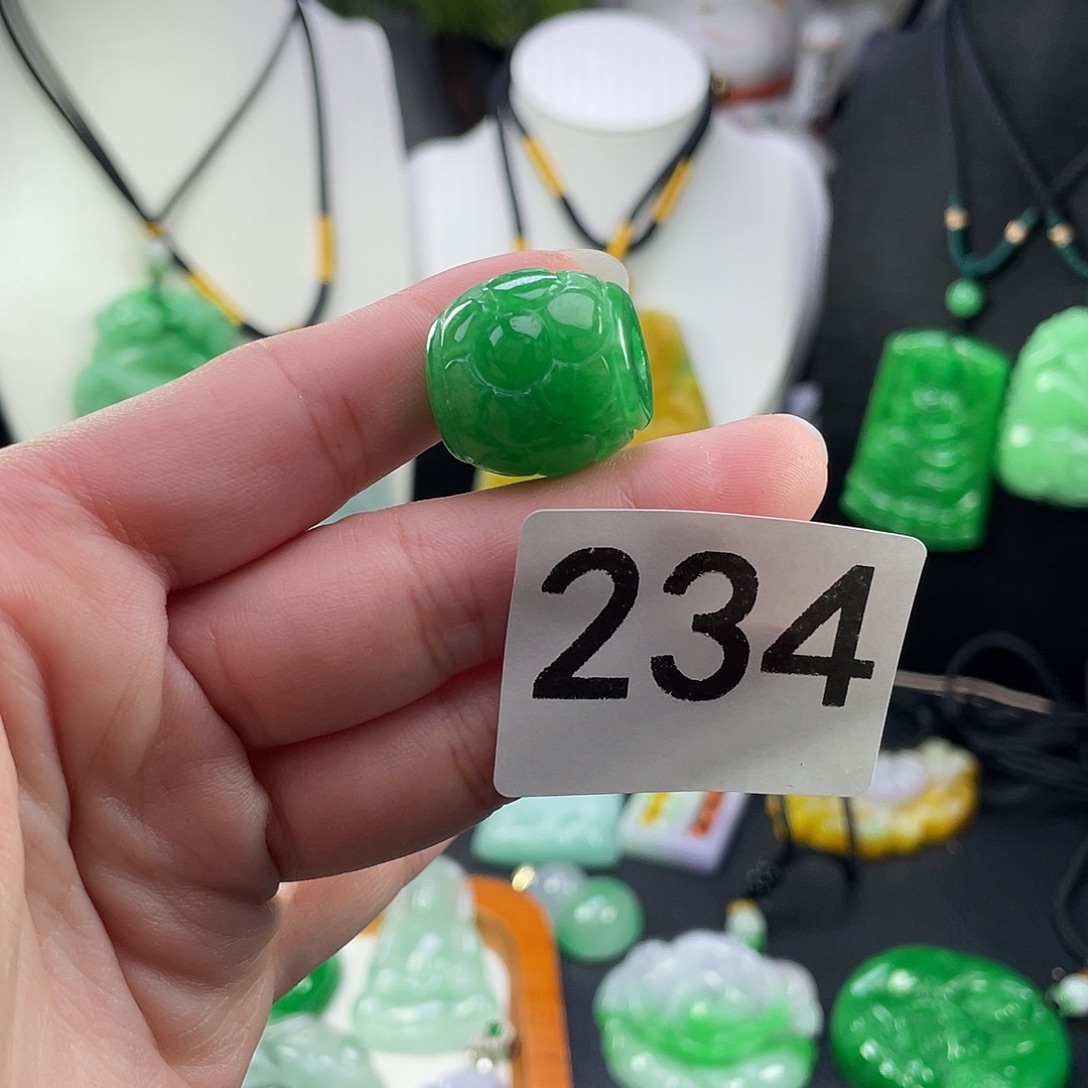 吊坠(赠链)未镶嵌翡翠