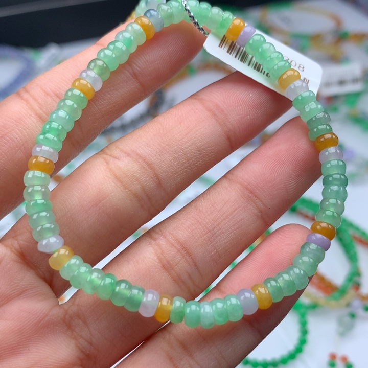 翡翠手镯未镶嵌卡