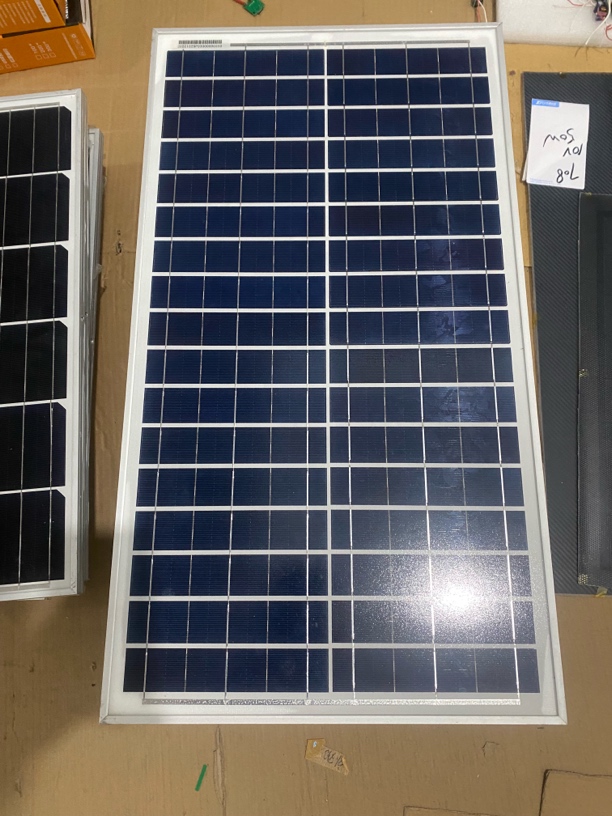 810号18伏50瓦太阳能板带线带边框