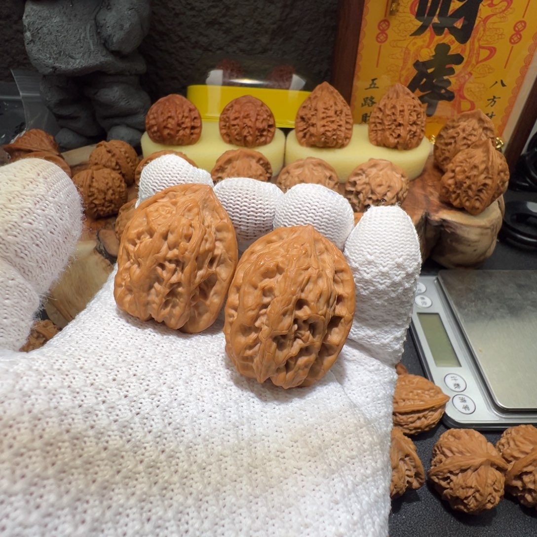 陈***面文玩核桃吊坠溜达鸡