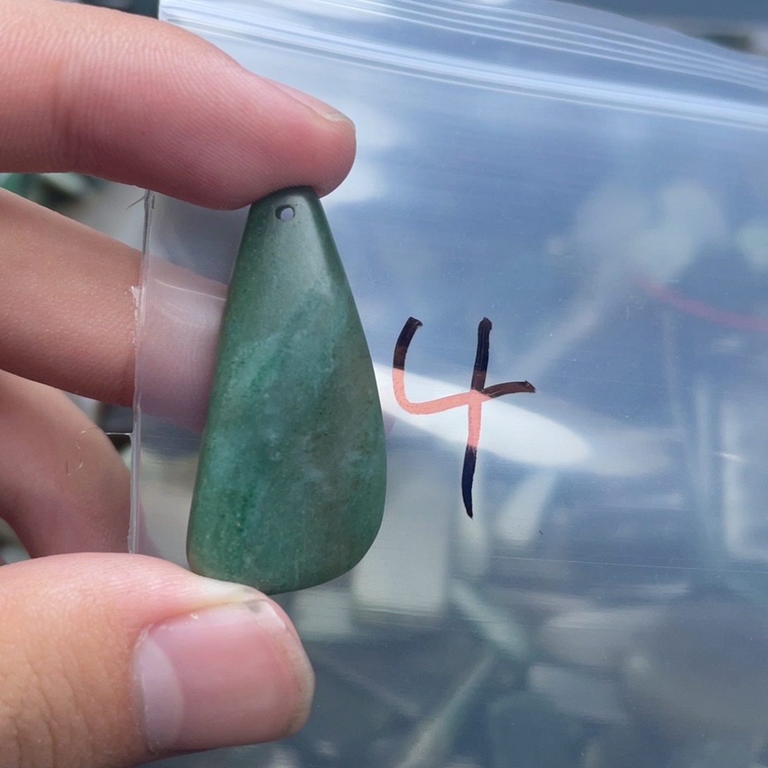 独山玉未镶嵌珠宝半成品