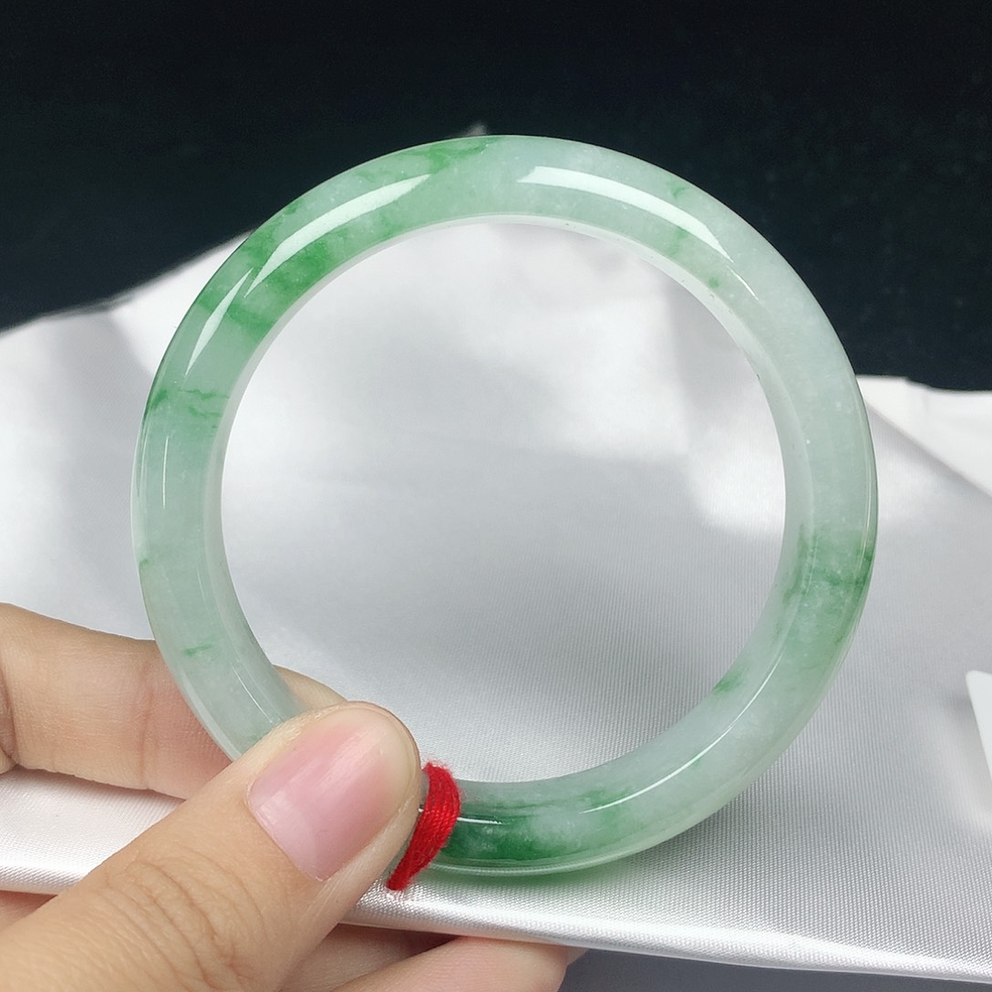 翡翠手镯未镶嵌008正