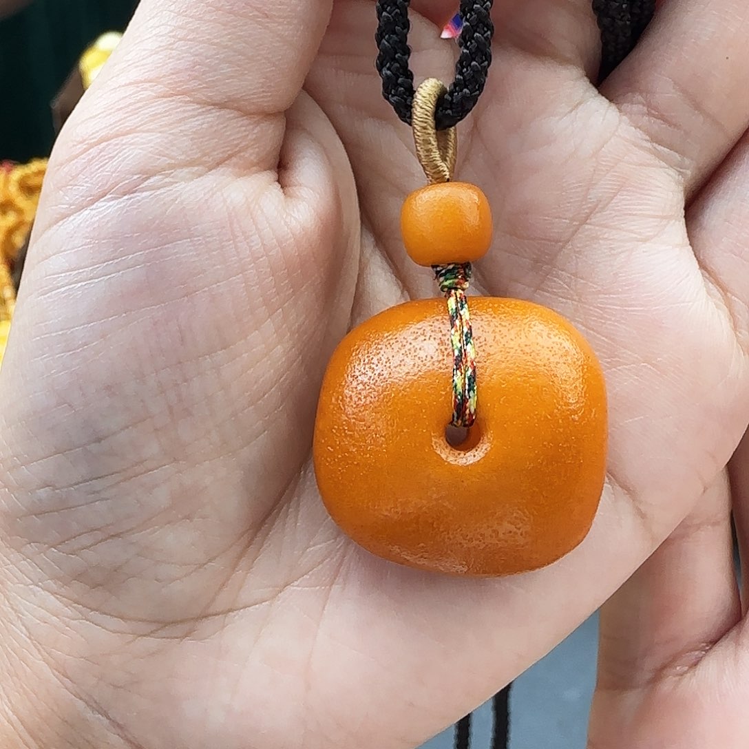 琥珀未镶嵌颈饰吊坠