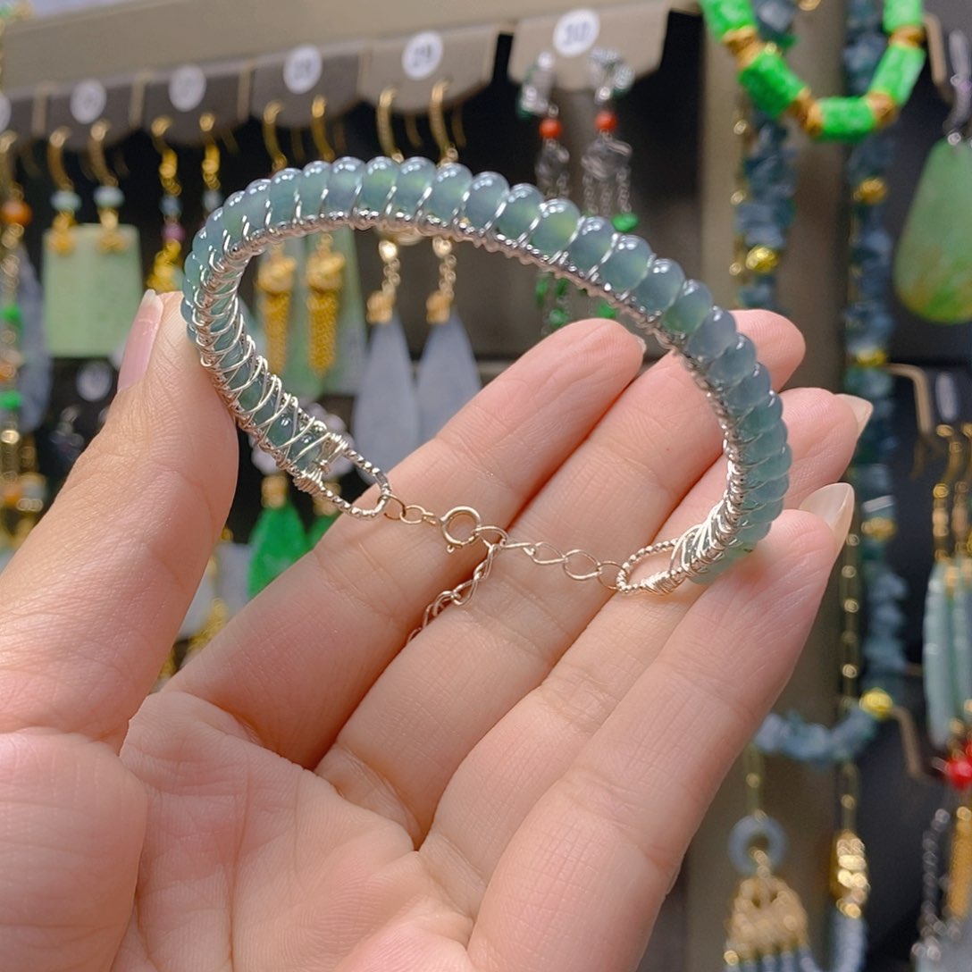 未镶嵌翡翠耳饰翡翠