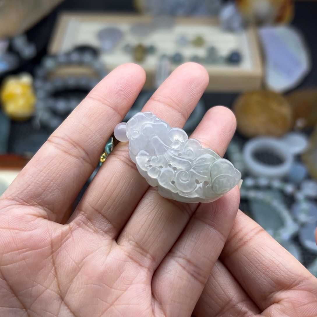 颈饰未镶嵌翡翠貔貅