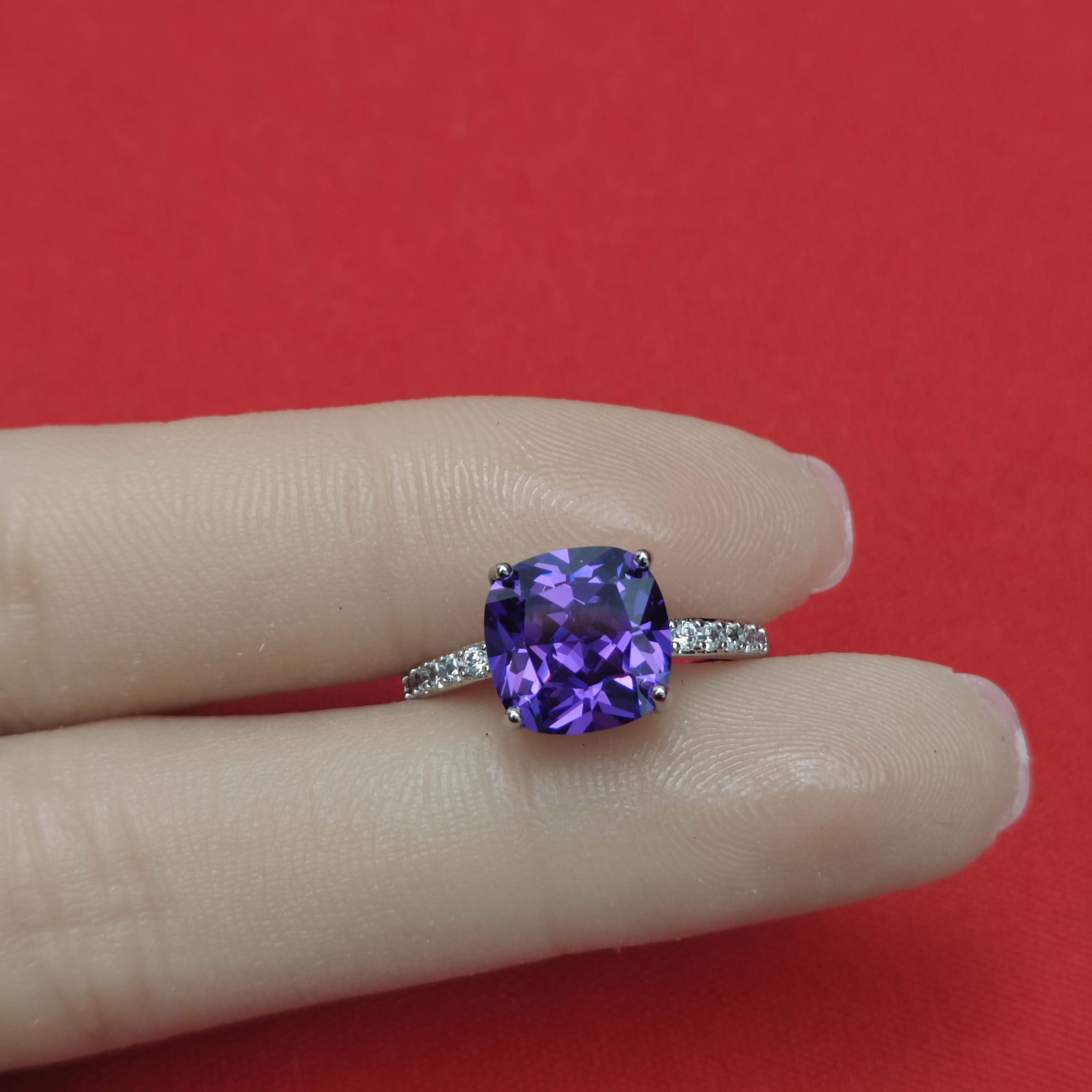 合金合成锆石戒指 2101 经典亮紫 9mm公主方简约大方气质活口指环