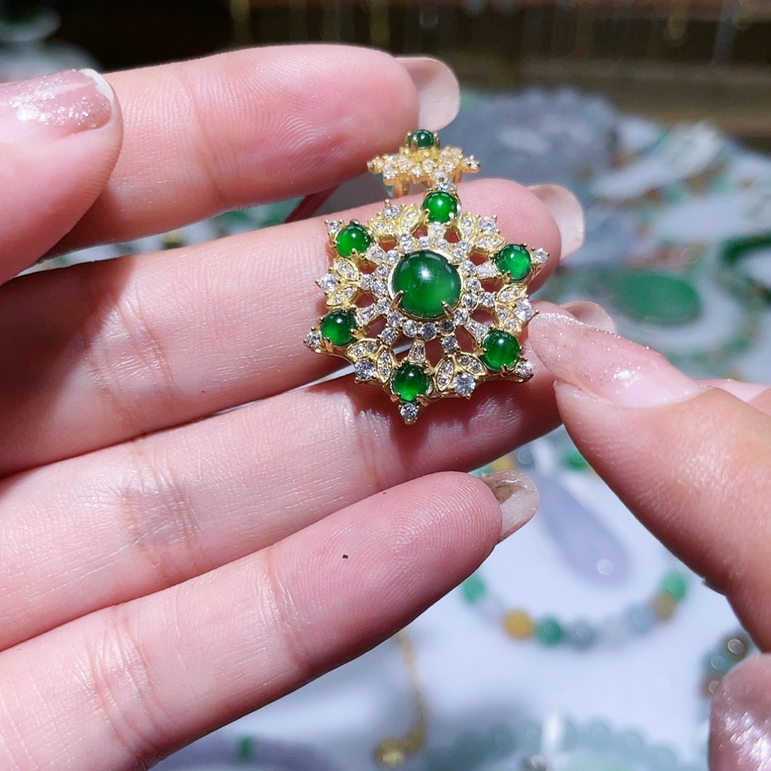 翡翠银S925镶嵌吊坠(赠链)