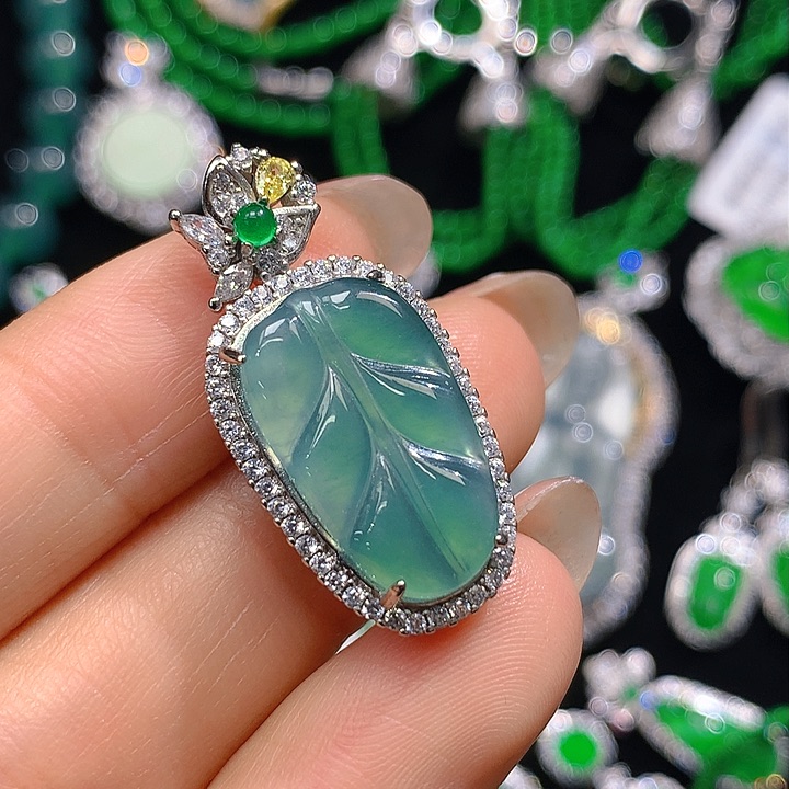 翡翠颈饰未镶嵌翡翠