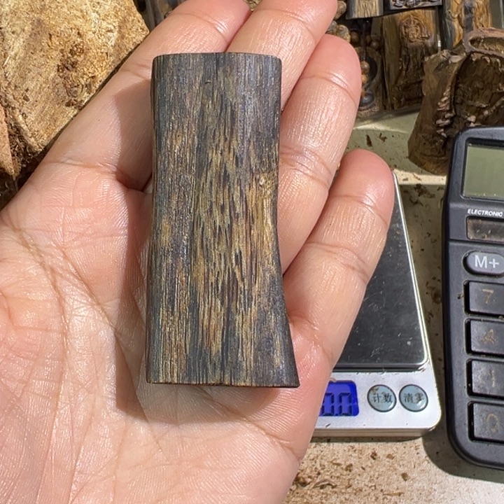 沉香吊坠绿棋楠沉香吊坠13克