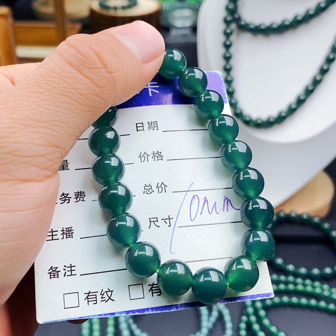 翡翠手链未镶嵌翡翠