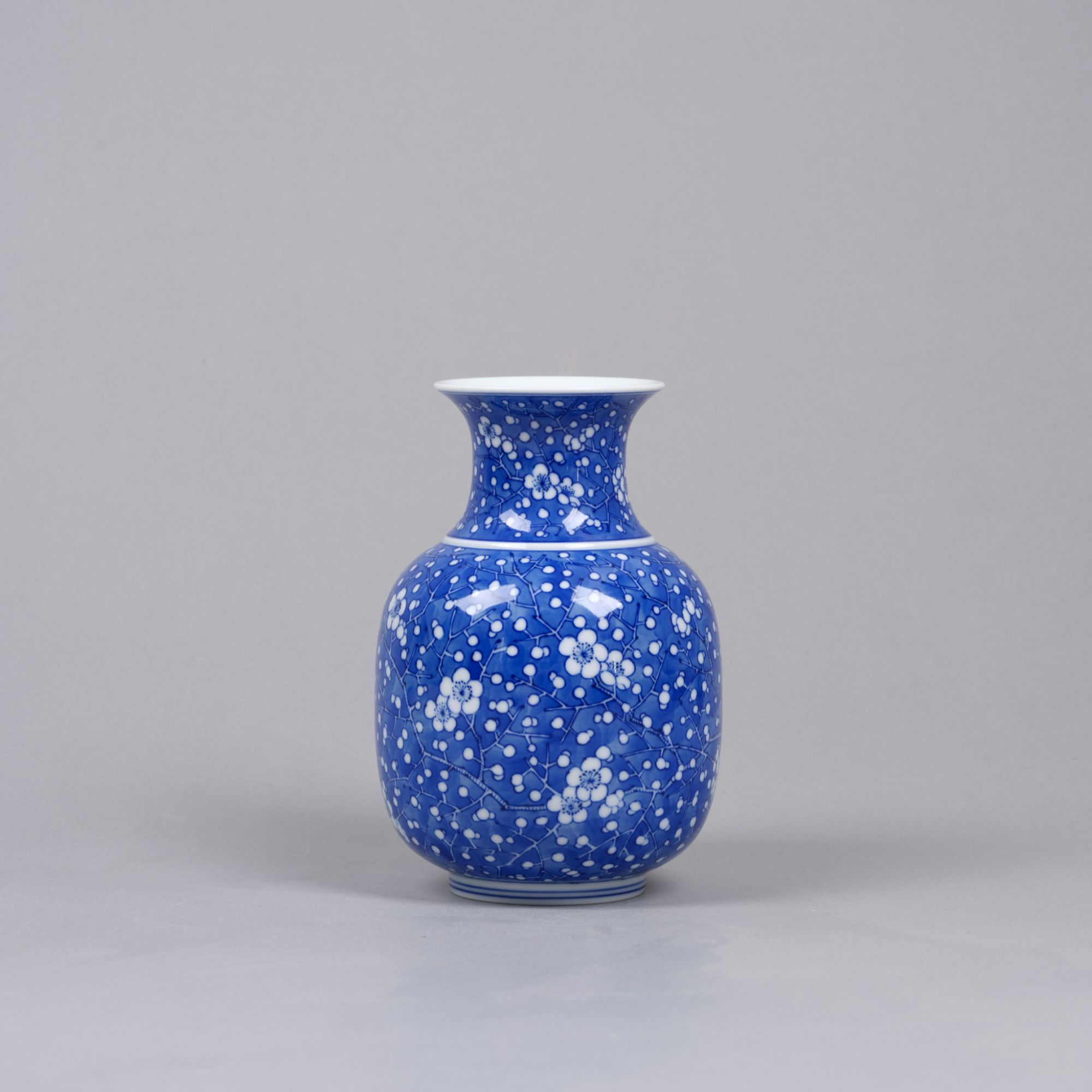 18春风祥玉冰梅花卉纹青花花瓶