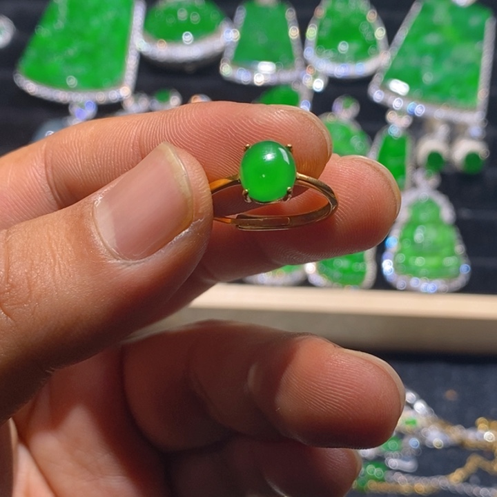 翡翠戒指未镶嵌天然A货翡翠