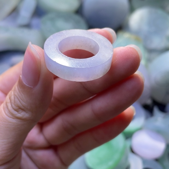 定制翡翠未镶嵌戒指