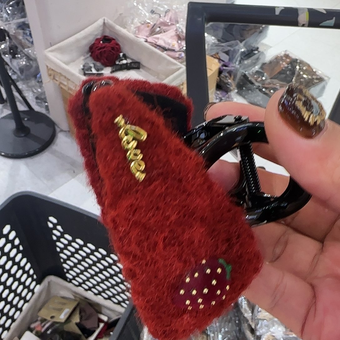 非金属羊羔毛草莓夹