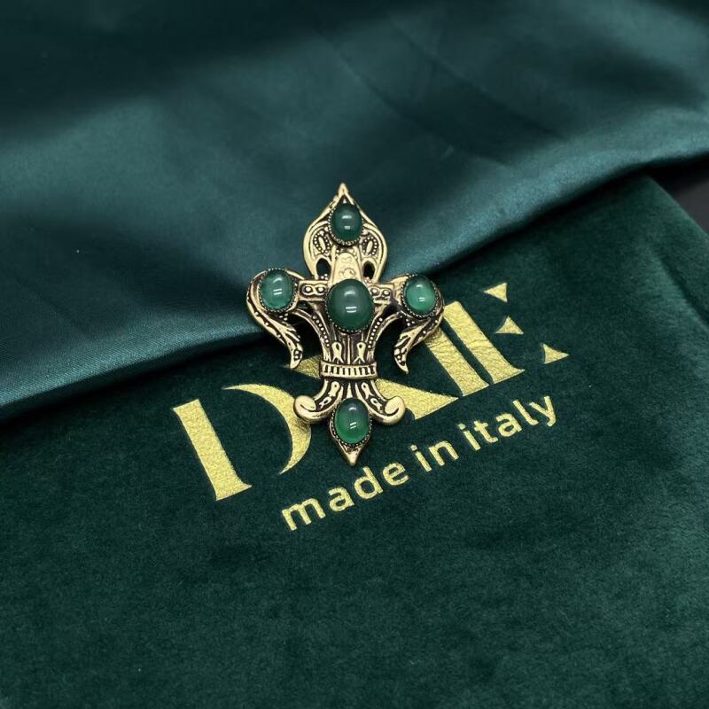 铜合金 树脂 Anna胸针 AN361