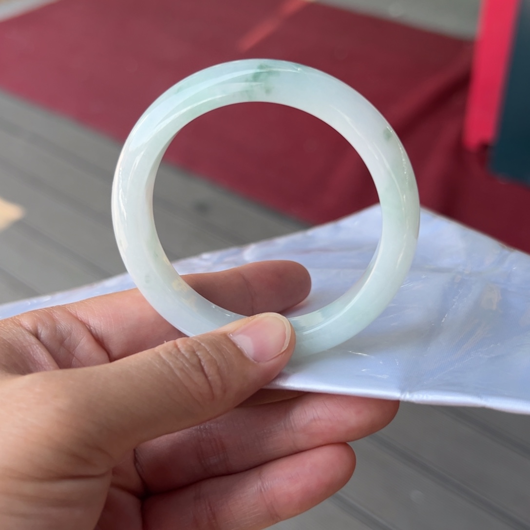 翡翠手镯未镶嵌天然翡翠手镯