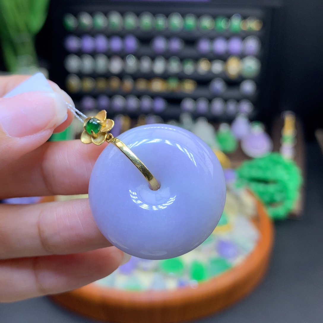 翡翠18K金镶嵌颈饰