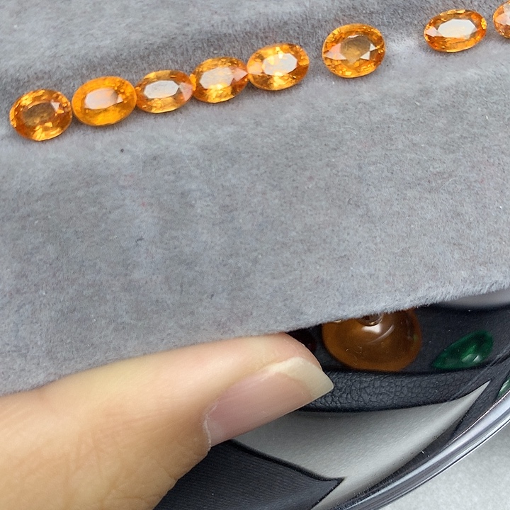 未镶嵌石榴石裸石芬达石