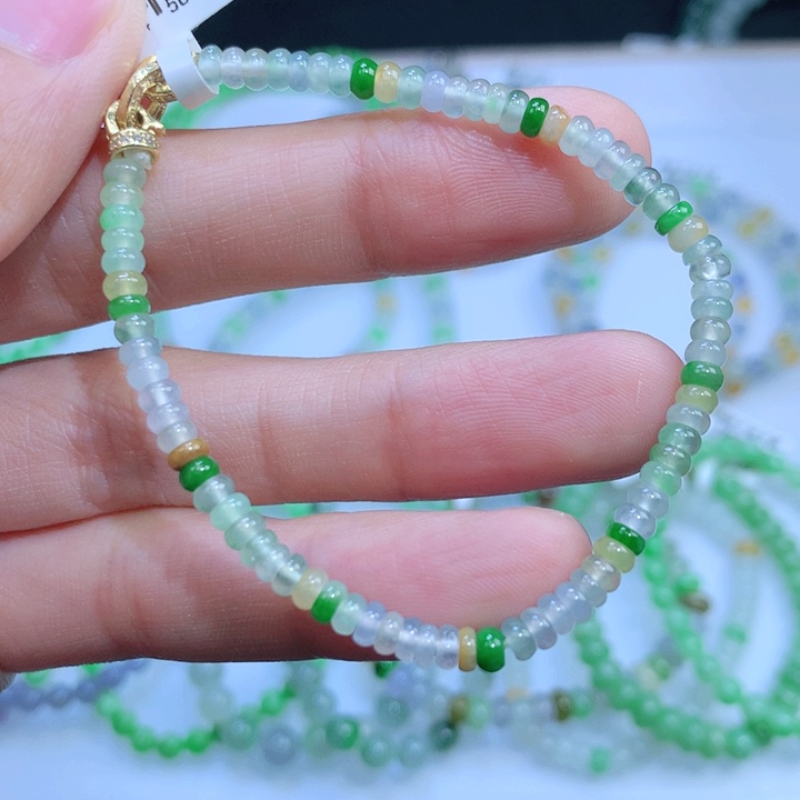 翡翠手链未镶嵌翡翠