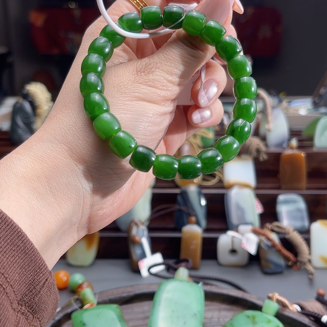 未镶嵌和田玉手串抖**音