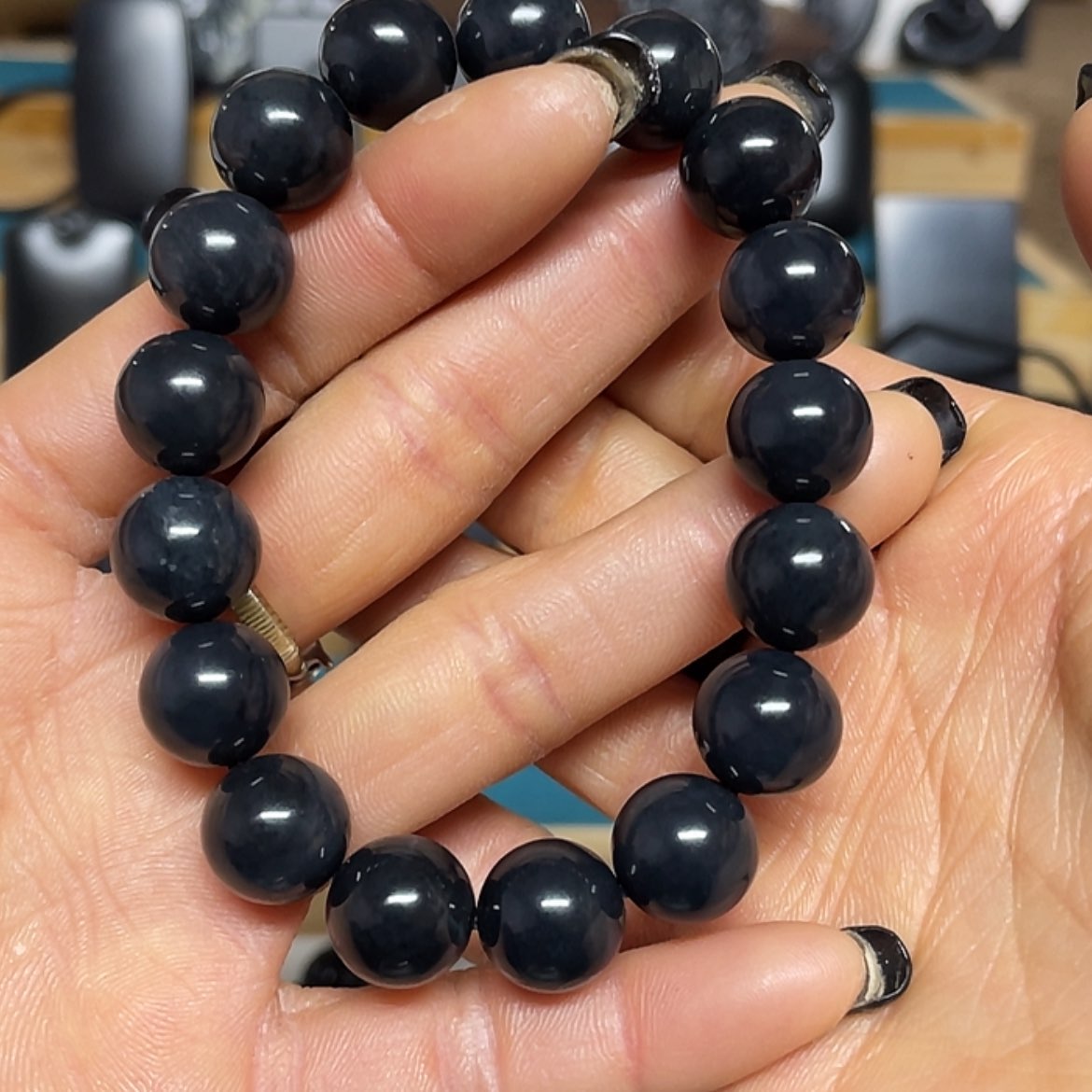 【闪购商品】和田玉（墨玉）手串未镶嵌福利版卡12圆珠