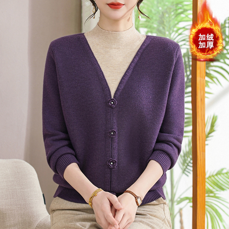 新款气质妈妈装假两件时尚洋气加绒保暖秋冬中老年女士内搭毛衣