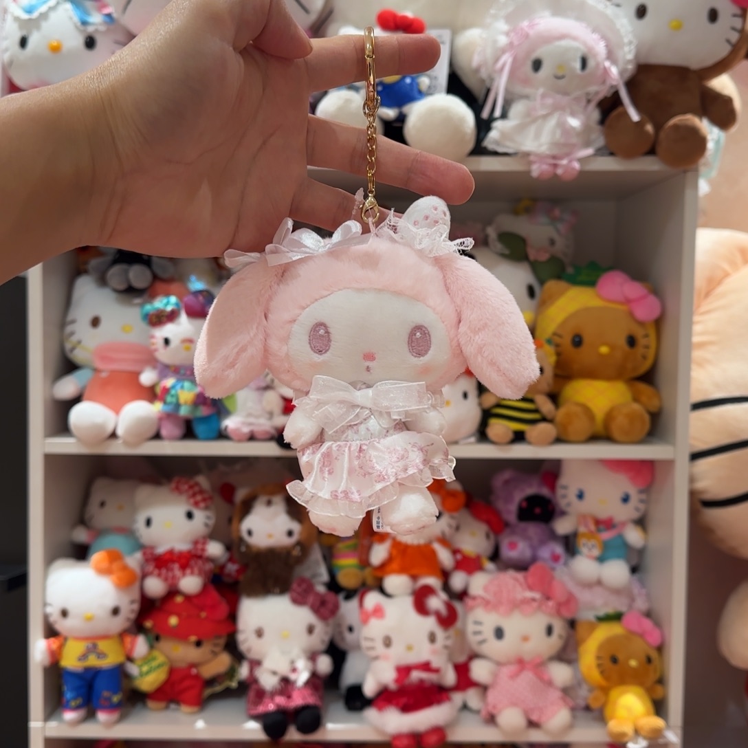 毛绒白草莓美乐蒂