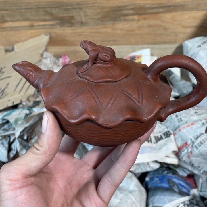 紫砂茶壶老厂紫砂壶一件。